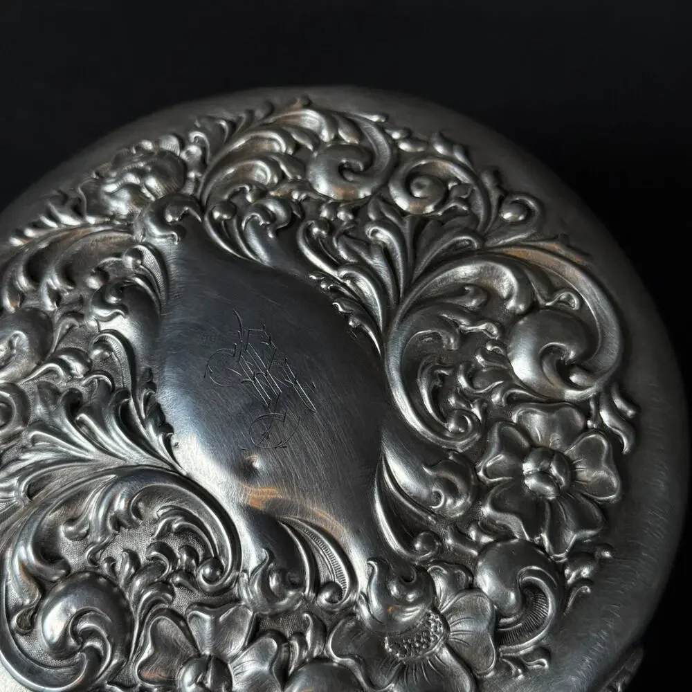 N/A this antique